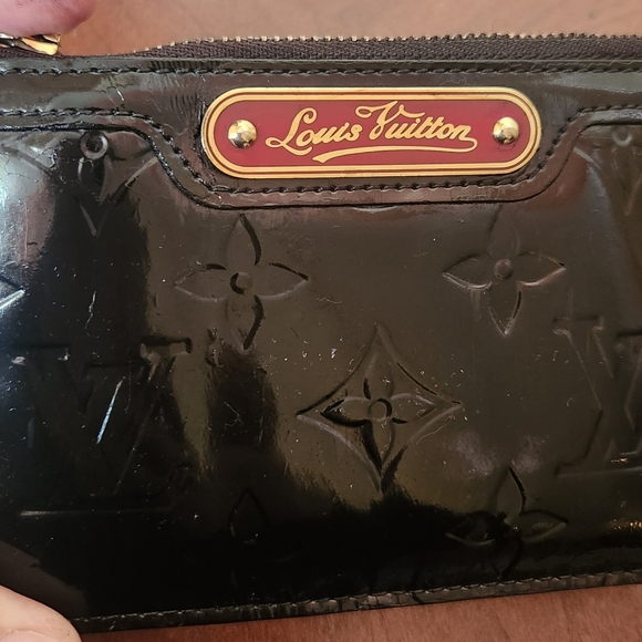 LOUIS VUITTON Monogram Vernis Black Patent Leather Wallet - Picture 2 of 10